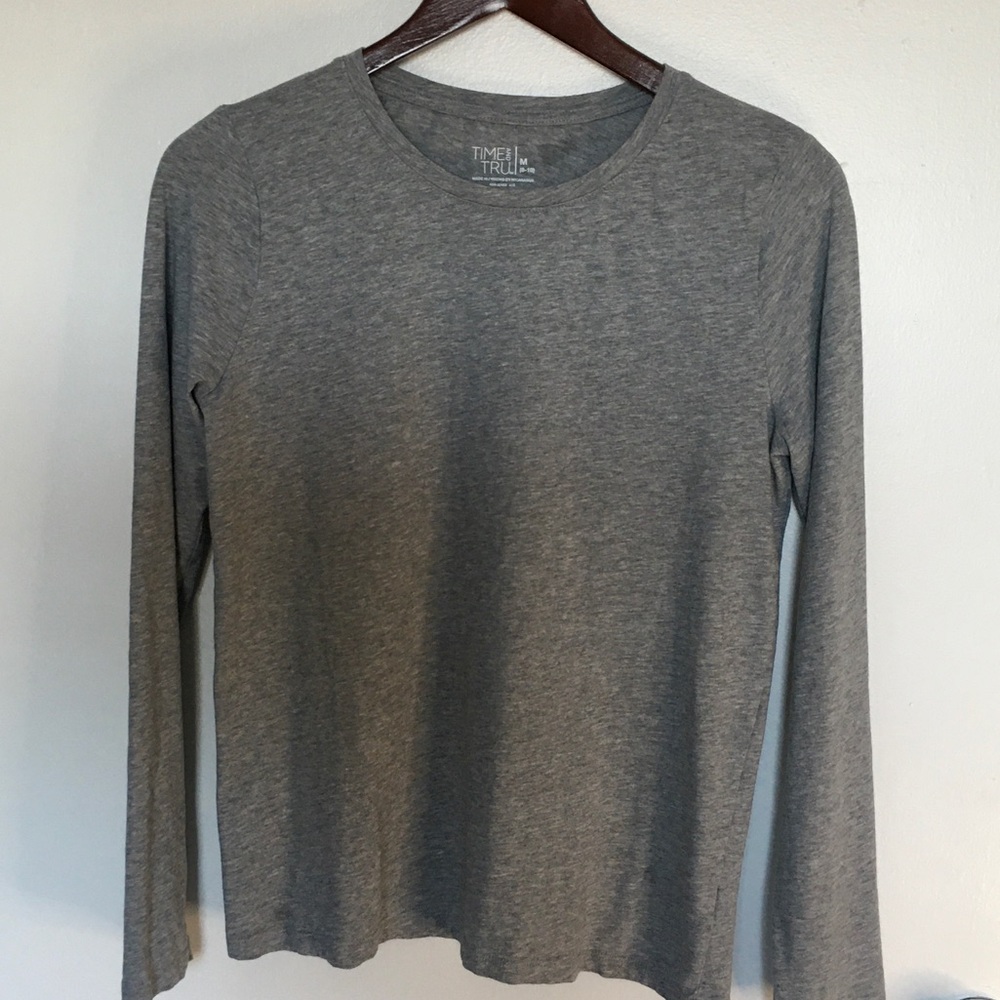 Time and Tru Heather Gray Long Sleeve Tee size M, D-4
